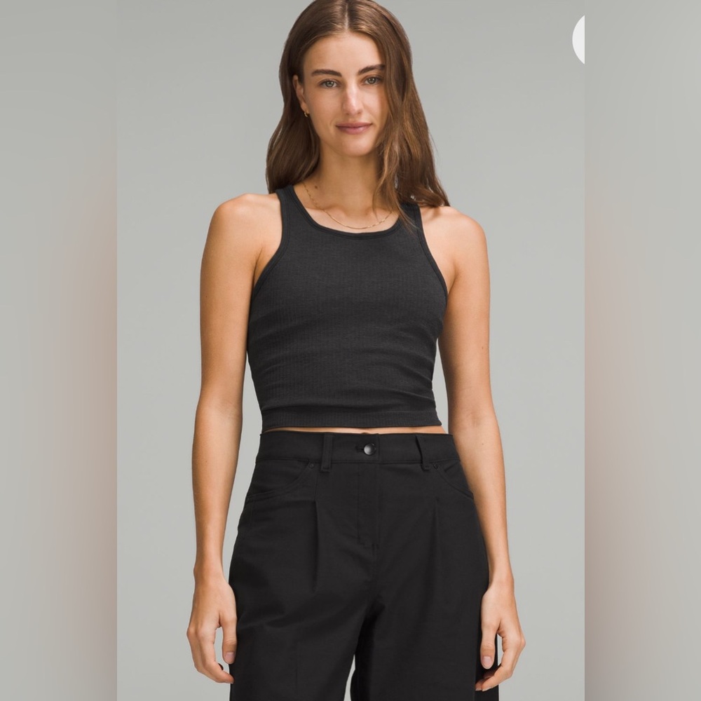 Lululemon Ebb to Street Cropped Racerback Tank in Black- Size 10